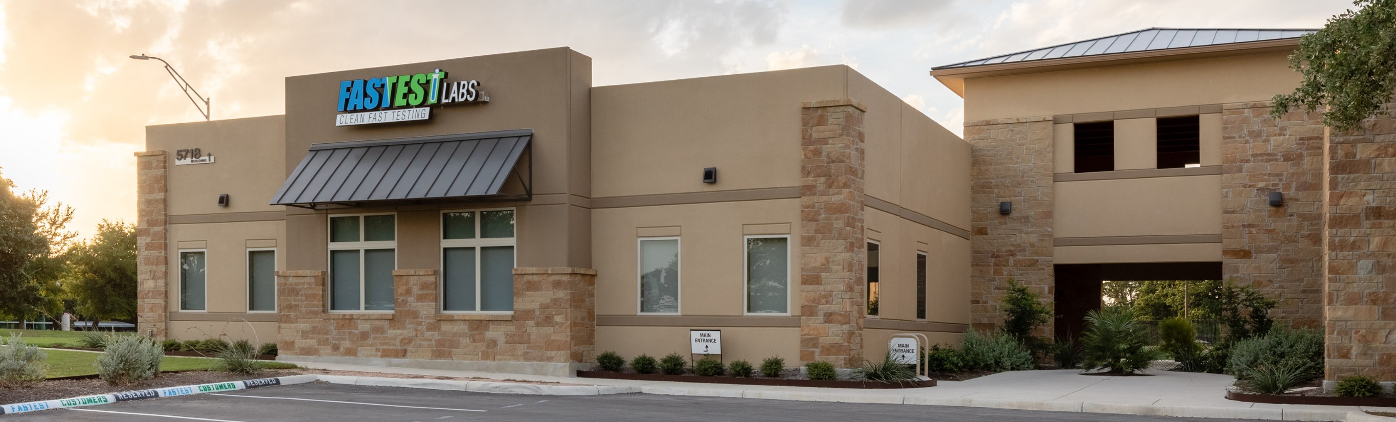 Why Own a Lab Franchise with Us? FastestLabs® Franchise Options